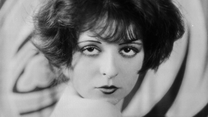 Kenalan dengan Clara Bow, 