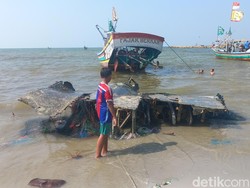 Temuan Dini Hari Saat Nelayan Seret Bangkai Pesawat Kuno dari Dasar Laut