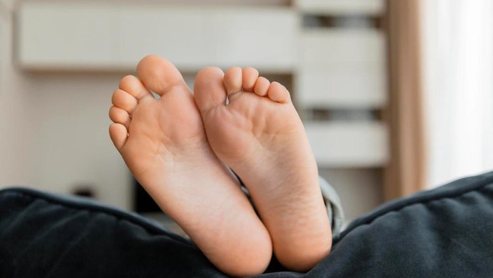 Cara Atasi Tumit Kering dan Pecah-pecah yang Mengganggu, Bisa Dilakukan di Rumah!