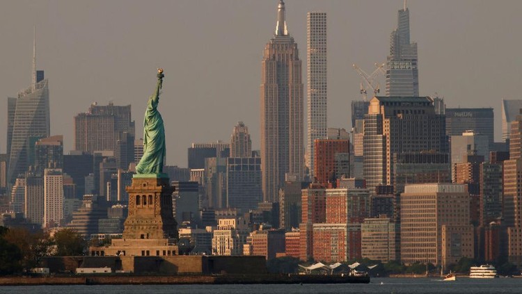New York, AS dikenal sebagai kota metropolitan dengan gedung-gedung pencakar langit yang tinggi. Dibalik itu, ilmuwan mengungkapkan ini akan tenggelam karena menopang terlalu banyak gedung.