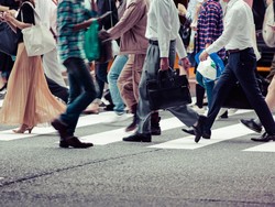 Andai Angka Pernikahan Nggak Drop, Semua Warga Jepang Bakal Bermarga Sato di 2531