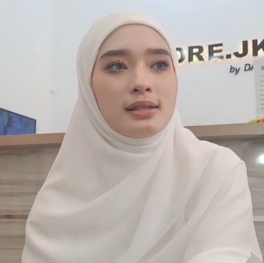 Inara Rusli Buka Cadar, Buya Yahya: Semoga Allah Mengampuninya