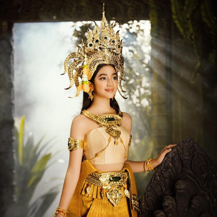 <p>Netizen Korea sedang menyorot sosok Jenna Norodom, Bunda. Dalam liputan media Korea <em>YTN,</em> putri dari Kerajaan Kamboja tersebut mengungkapkan ketertarikannya dengan industri K-Pop dan ingin debut menjadi idol. (Foto: dok. Facebook Jenna Norodom)<br /><br /><br /></p>