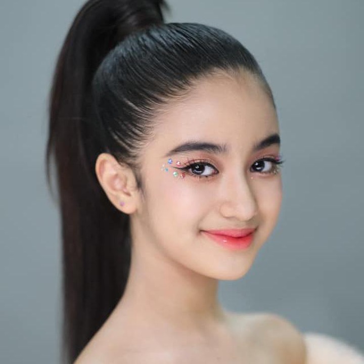 <p>Jenna juga telah berkecimpung di industri hiburan dan bernaung di bawah Space Creative Marketing. Ia debut sebagai aktris dan penyanyi di usia enam tahun. Hingga kini Jenna Norodom sudah membintangi dua drama Kamboja antara lain, <em>Tep Thida Pkol Meas</em> (2020) dan <em>Golden Kingdom</em> (2021). (Foto: dok. Facebook Jenna Norodom)<br /><br /><br /></p>