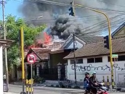 Anak di Kediri Bakar Rumah Orang Tuanya Sendiri