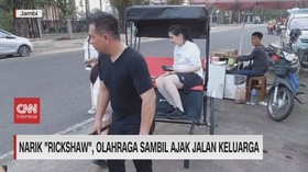 VIDEO: Narik 'Rickshaw' Olahraga Sambil Ajak Jalan Keluarga