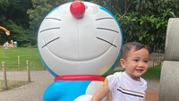 <p>Potret-potret tertsebut diunggah melalui akun Instagram Raffi Ahmad dan Nagita Slavina. "Lucuan mana Cipung atau Doraemon? <em>#masyaallahtabarakallah,"</em> tulis keterangannya, dikutip dari akun @raffinagita1717. (Foto: Instagram @raffinagita1717)<br /><br /><br /></p>