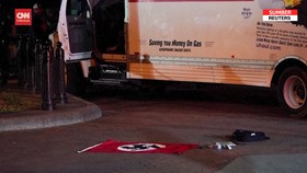VIDEO: Penampakan Bendera Nazi di Mobil yang Tabrak Pagar Gedung Putih