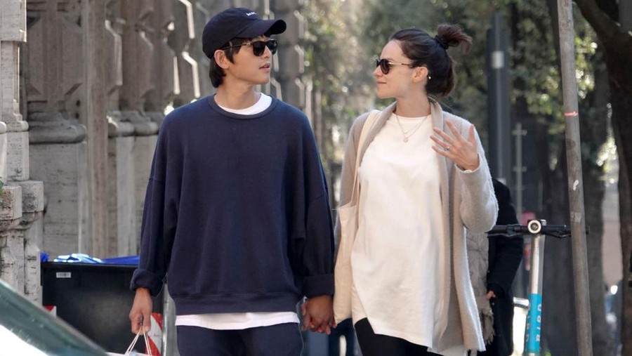 ROME, ITALY - APRIL 19: Song Joong-ki and Katy Saunders are seen on April 19, 2023 in Rome, Italy. (Photo by MEGA/GC Images)