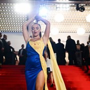 Influencer Ukraina Lakukan Aksi Protes di Cannes Film Festival 2023, Siram Gaun dengan Darah Palsu!