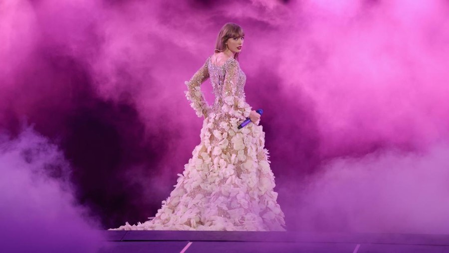 1488059607 NASHVILLE, TENNESSEE - MAY 06: EDITORIAL USE ONLY Taylor Swift performs onstage during night two of Taylor Swift | The Eras Tour at Nissan Stadium on May 06, 2023 in Nashville, Tennessee. (Photo by John Shearer/TAS23/Getty Images for TAS Rights Management)