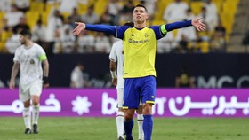 Al Nassr Dibantai Benfica, Ronaldo Geleng-geleng