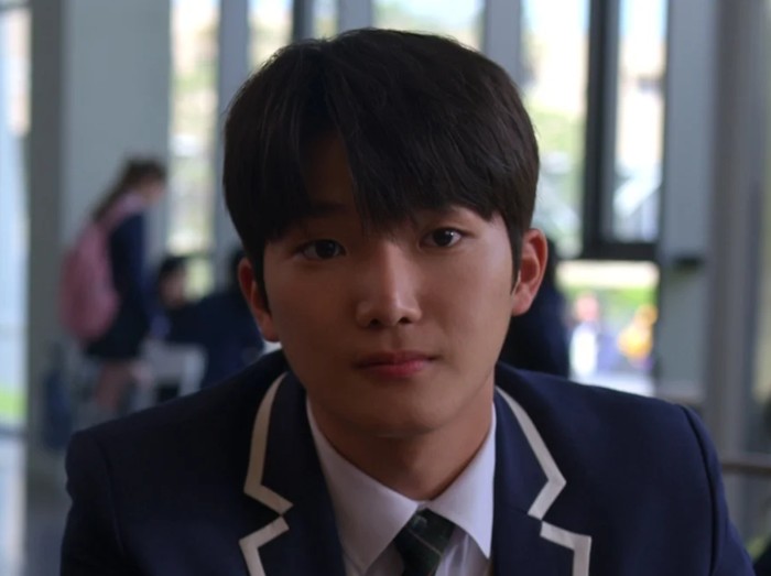 Choi Minyeong, aktor muda asal Korea yang debut internasional lewat serial Netflix, 'XO, Kitty' / foto: netflix.com
