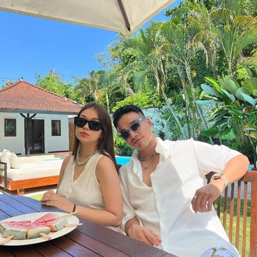 Genggam Tangan Rebecca Klopper, Fadly Faisal Dipuji Mirip Bibi Ardiansyah