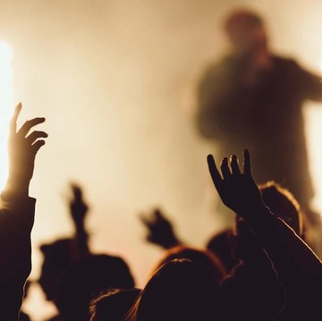 img-title Nggak Percuma 'War' Tiket, Ini 5 Manfaat Nonton Konser Musik untuk Kesehatan Fisik dan Mental
