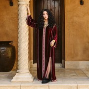 Ulang Tahun ke-77, Simak Gaya Nyentrik Cher yang Nggak Ketinggalan Zaman