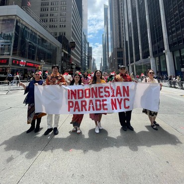 Parade di Kota New York, Indonesia Curi Perhatian karena Baju Tradisional