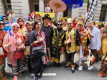 7 Potret Keragaman Busana Tradisional Indonesian Heritage Parade Budaya di New York