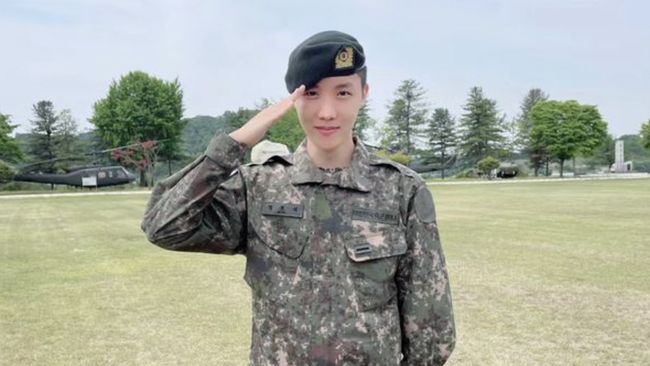 J-Hope BTS mengunggah kabar terkini di tengah kesibukan menjalani wajib militer sejak bulan lalu.