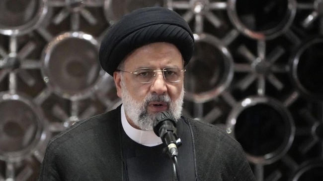 Sederet kabar meramaikan berita internasional Kamis (25/5), dari Presiden Ebrahim Raisi puji anak RI, hingga Recep Tayyip Erdogan tuding Kurdistan dukung rival.