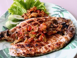 Resep Pecak Ikan Bandeng Bakar yang Pedas Segarnya Bikin Nagih