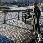 5 Inspirasi Sepatu Kets Favorit Selebriti Korea, Ada Rose BLACKPINK