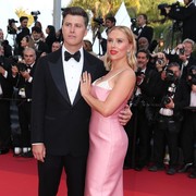 Gaya Busana 'Pamer Bra' Jadi Tren Baru di Red Carpet, dari Scarlett Johansson hingga Margot Robbie!