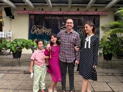 7 Potret Astrid Tiar bersama Anak & Suami, Selalu Luangkan Waktu Untuk Bersama
