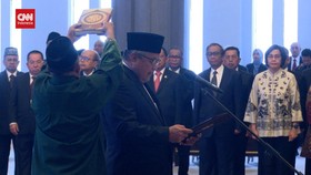VIDEO: Perry Warjiyo Kembali Jabat Gubernur BI