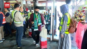 VIDEO: Menag Yaqut Lepas Jemaah Calon Haji Embarkasi Bekasi