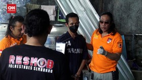 VIDEO: Polisi Gelar Rekonstruksi Pembunuhan Bos Air Isi Ulang