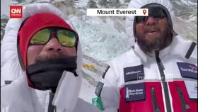 VIDEO: Pendaki Tanpa Kaki Berhasil Capai Puncak Everest