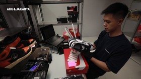 Joshua Sang <i>Legit Checker</i>, Penentu Asli-Palsu Sepatu