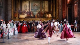 FOTO: Mewahnya Pesta Kostum di Istana Versailles