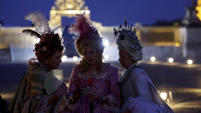 FOTO: Mewahnya Pesta Kostum di Istana Versailles