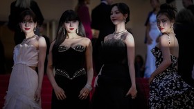 FOTO: aespa Tampil Glamor di Karpet Merah Cannes Film Festival