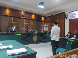 Dhio Pembunuh Sekeluarga dengan Racun Divonis Bui Seumur Hidup