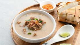15 Makanan Khas Makassar Populer yang Wajib Dicoba