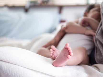 Payudara Kecil Pengaruhi Produksi ASI, Benarkah? Ini Kata Dokter