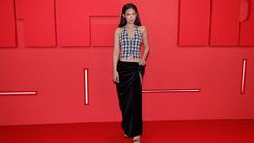 Transformasi Jennie BLACKPINK untuk After-party Premier The Idol