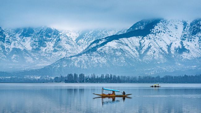 Kashmir sendiri dikenal sebagai wilayah di India yang indah. Bahkan, kawasan ini sempat dijuluki "Swiss of the East" atau Swiss dari Timur. 