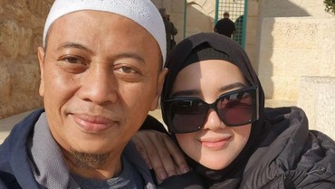 img-title Rumah Tangga Dikabarkan Bermasalah, Istri Opick: Aku Mohon Doanya