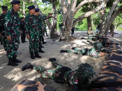 TNI Angkatan Laut Latihan Operasi Pertahanan Pantai di Sorong