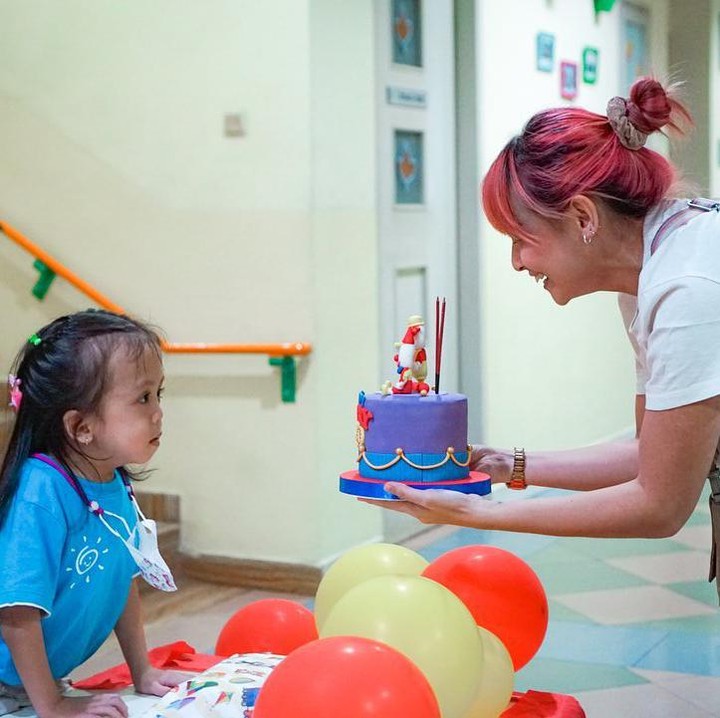 <p>Joanna mengatakan selama 6 tahun ini diajarkan oleh Zio terus berharap kepada Tuhan walaupun kenyataan sering berbeda dari yang diharapkan. Selain itu, Joana juga merasa sangat bersyukur diberi kesempatan untuk menjadi Ibunda dari Zio. (Foto: Instagram: @joannaalexandra)</p>