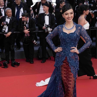 Penampilan Menawan Raline Shah Dibalut Kebaya Saat Hadiri Festival Film Cannes 2023