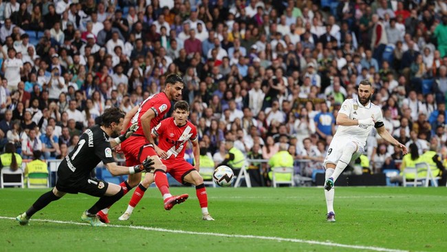Real Madrid menang dramatis 2-1 atas Rayo Vallecano pada pertandingan pekan ke-36 Liga Spanyol di Stadion Santiago Bernabeu, Kamis (25/5) dini hari WIB.
