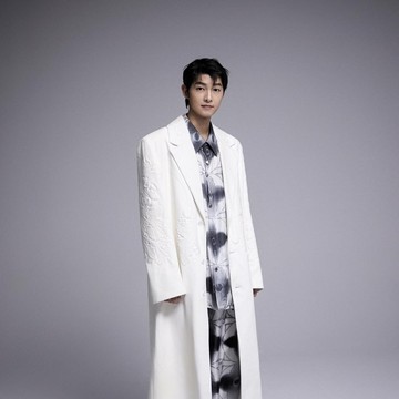 Song Joong Ki Terpilih Jadi Brand Ambassador Baru Louis Vuitton, Ini Potretnya!