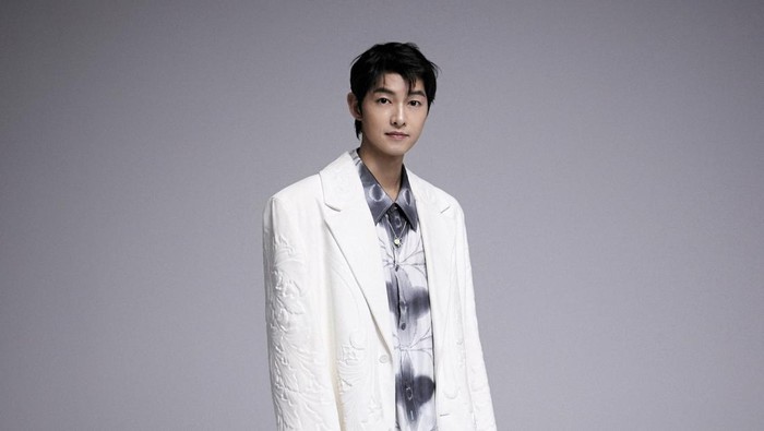Song Joong Ki Terpilih Jadi Brand Ambassador Baru Louis Vuitton, Ini Potretnya!