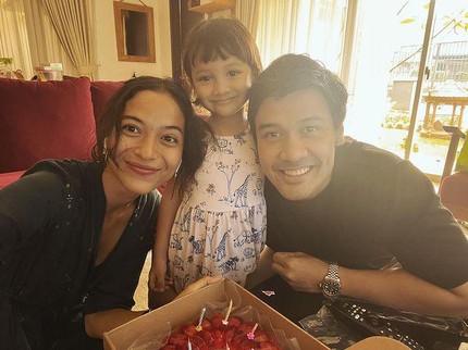 Terpopuler: Potret Cantik Surinala Anak Chicco Jerikho & Putri Marino