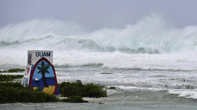 FOTO: Porak-poranda Guam Dihantam Topan Mawar